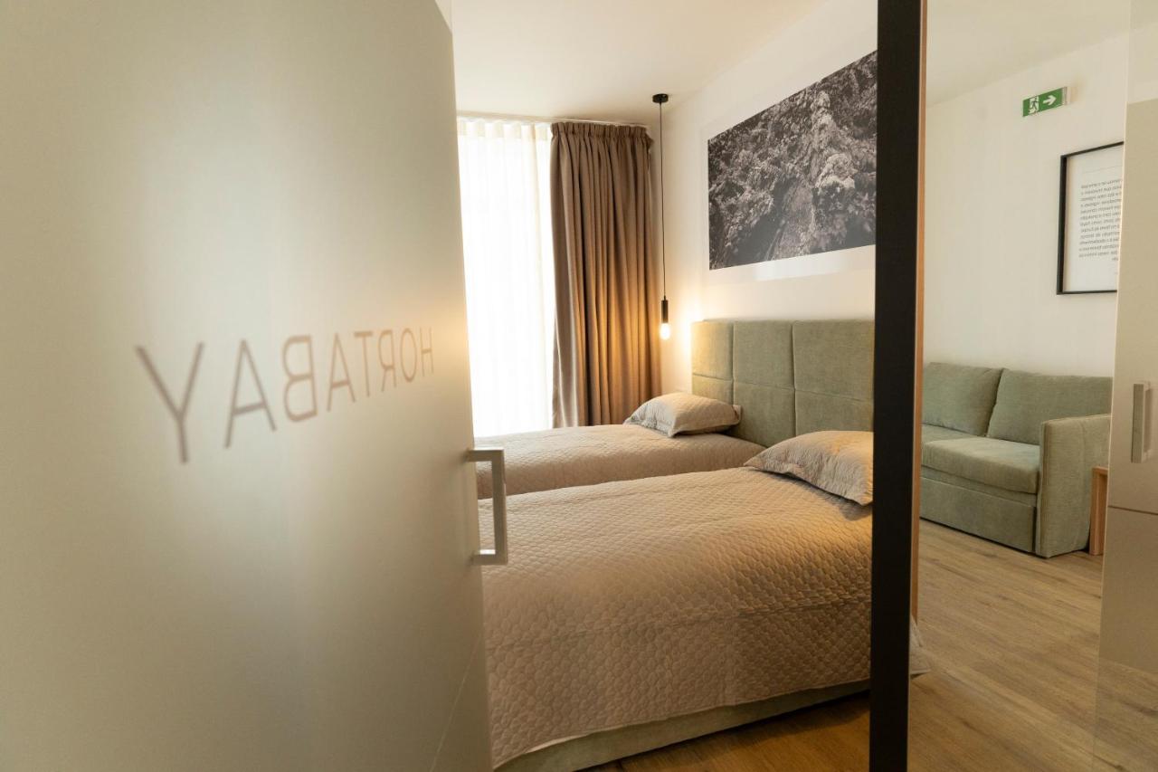 Horta Bay Lejlighedshotel Eksteriør billede
